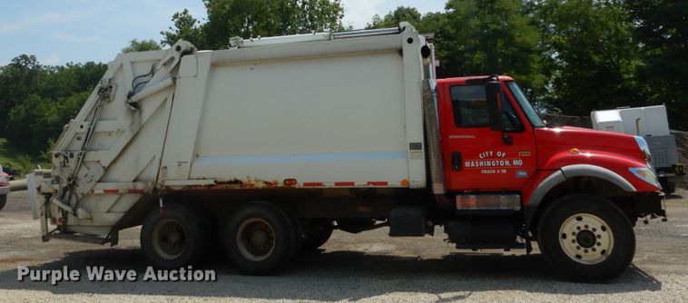 image for item DH5135 2006 International 7400  refuse truck