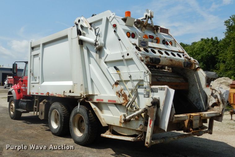 image for item DH5135 2006 International 7400  refuse truck