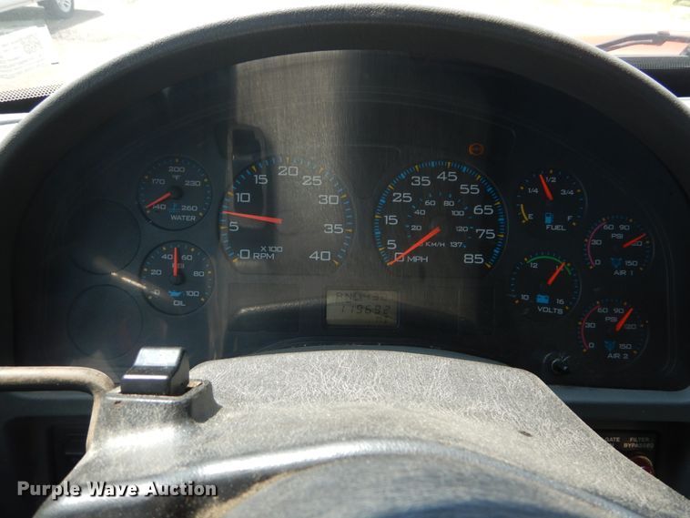 image for item DH5135 2006 International 7400  refuse truck