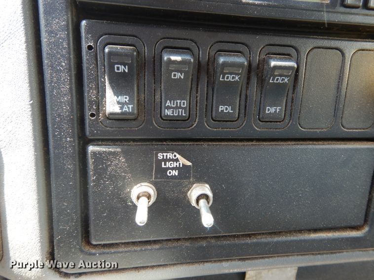 image for item DH5135 2006 International 7400  refuse truck