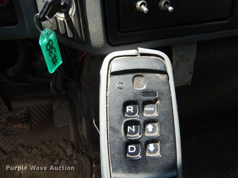 image for item DH5135 2006 International 7400  refuse truck