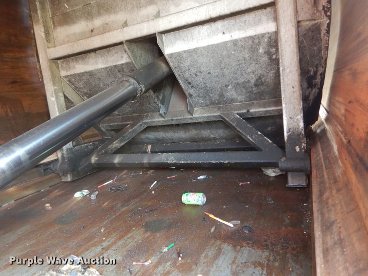 image for item DH5135 2006 International 7400  refuse truck