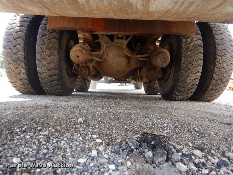 image for item DH5135 2006 International 7400  refuse truck