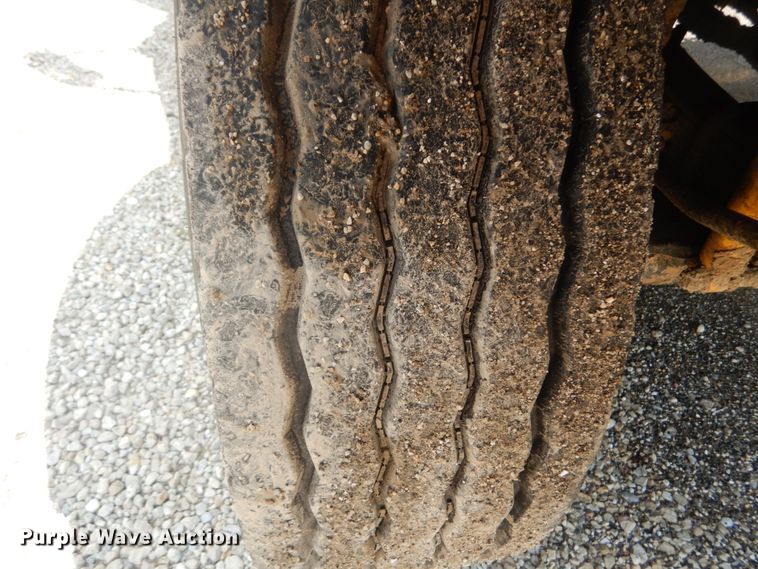 image for item DH5135 2006 International 7400  refuse truck