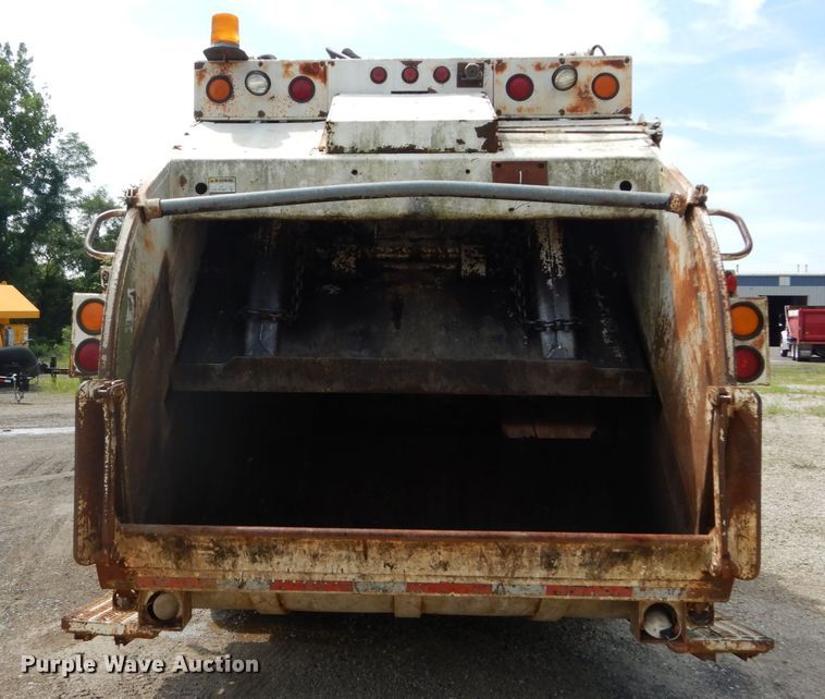 image for item DH5136 1997 Ford LTS8000  refuse truck