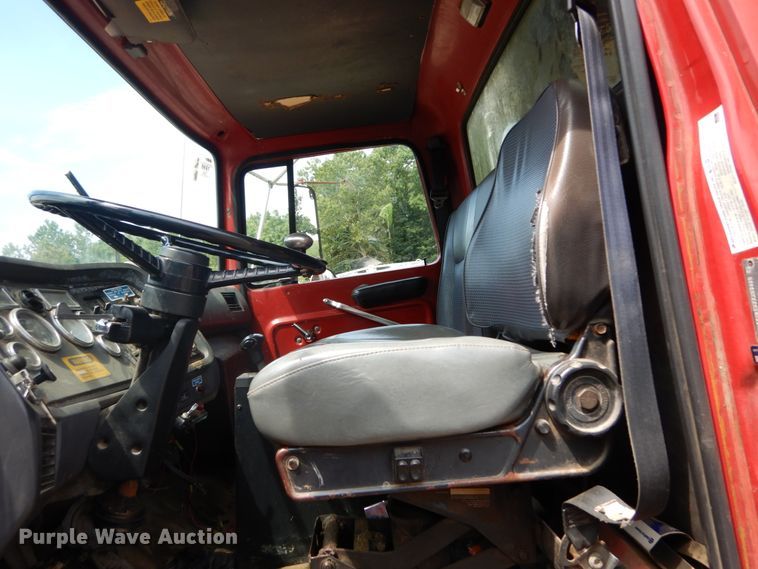 image for item DH5136 1997 Ford LTS8000  refuse truck