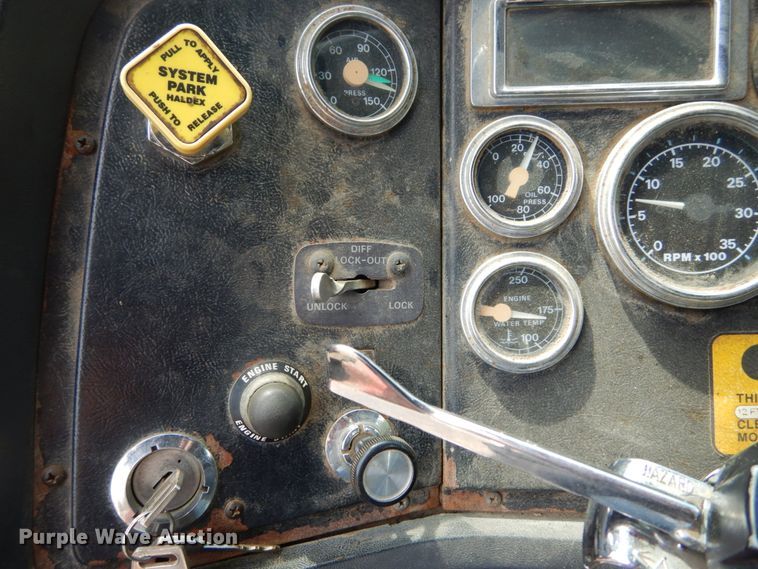 image for item DH5136 1997 Ford LTS8000  refuse truck