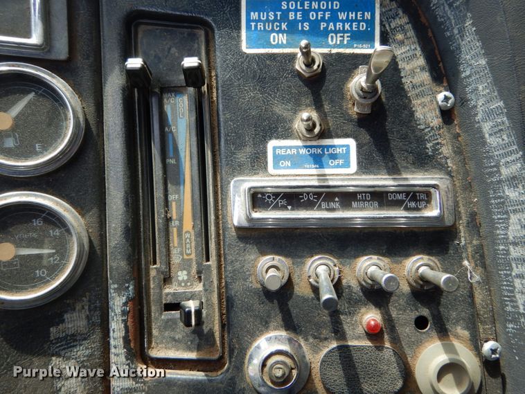 image for item DH5136 1997 Ford LTS8000  refuse truck