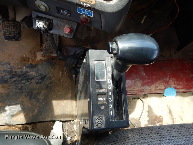 image for item DH5136 1997 Ford LTS8000  refuse truck