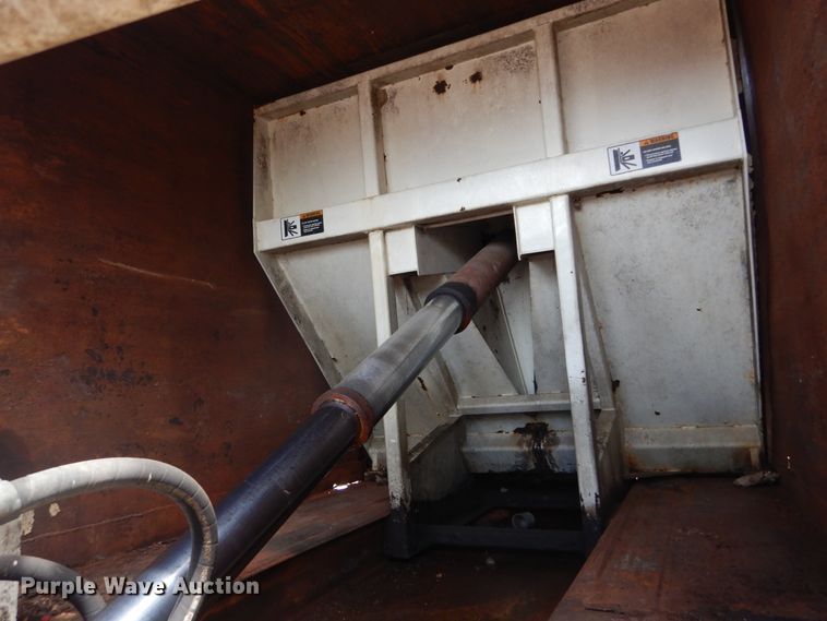 image for item DH5136 1997 Ford LTS8000  refuse truck