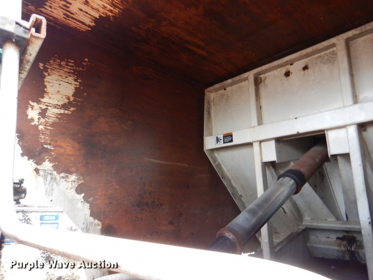 image for item DH5136 1997 Ford LTS8000  refuse truck