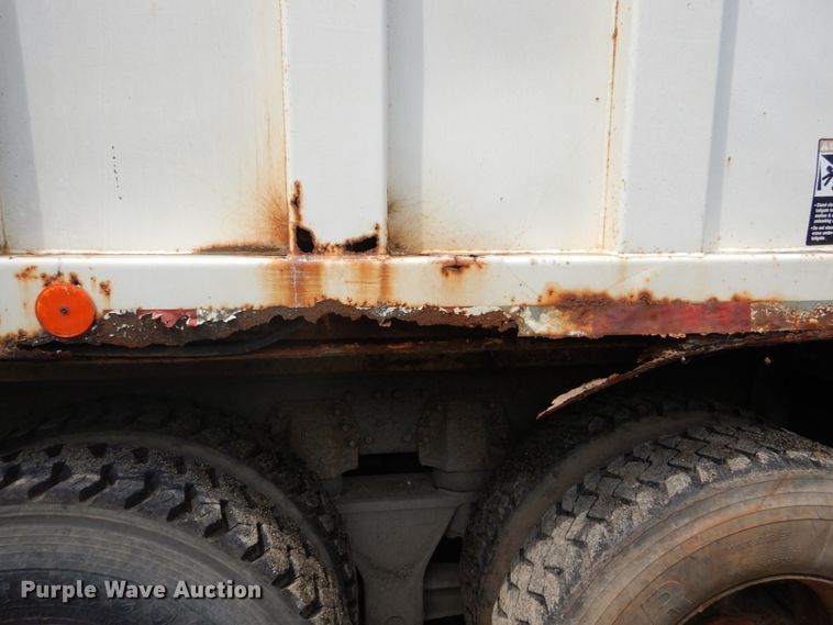 image for item DH5136 1997 Ford LTS8000  refuse truck