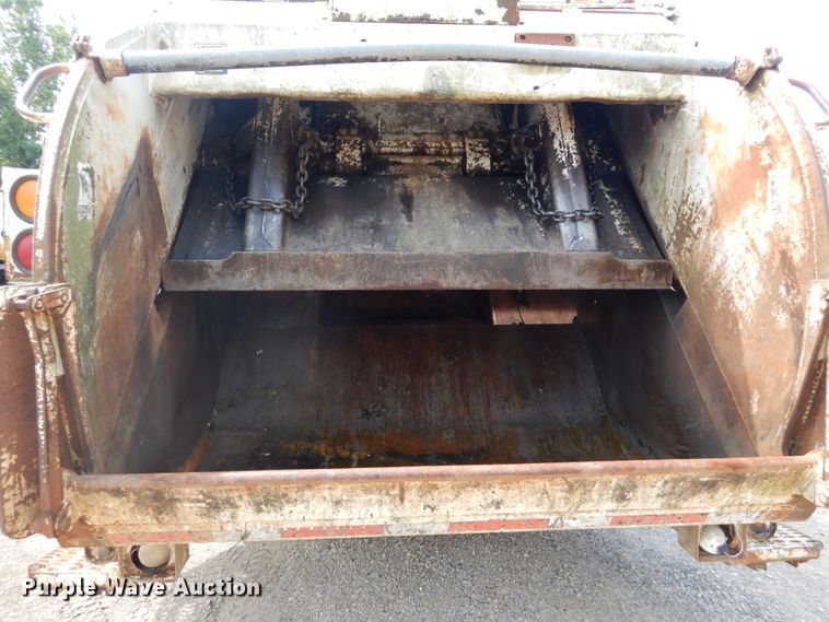 image for item DH5136 1997 Ford LTS8000  refuse truck