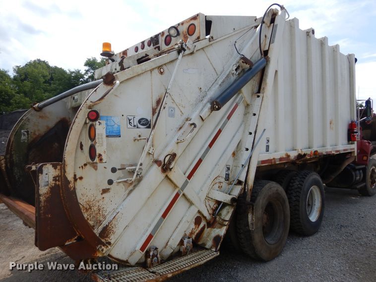 image for item DH5136 1997 Ford LTS8000  refuse truck