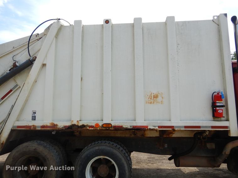 image for item DH5136 1997 Ford LTS8000  refuse truck