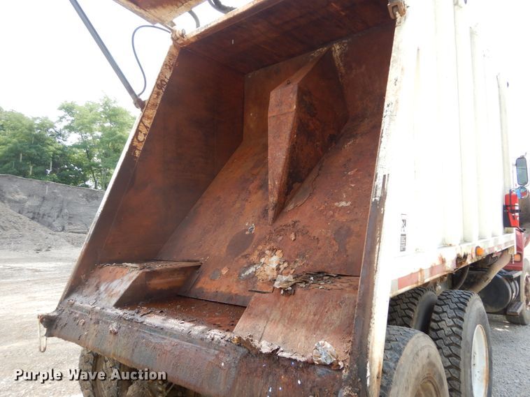 image for item DH5136 1997 Ford LTS8000  refuse truck