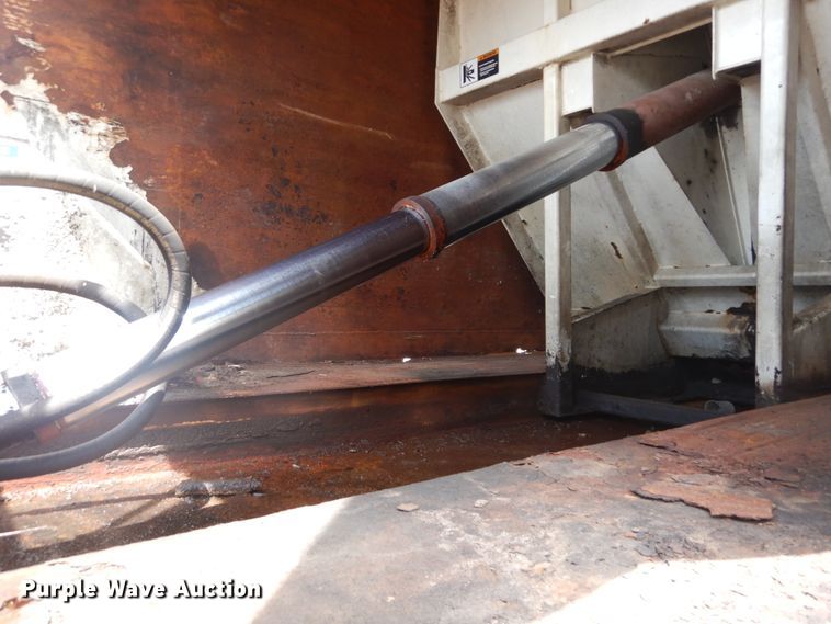 image for item DH5136 1997 Ford LTS8000  refuse truck