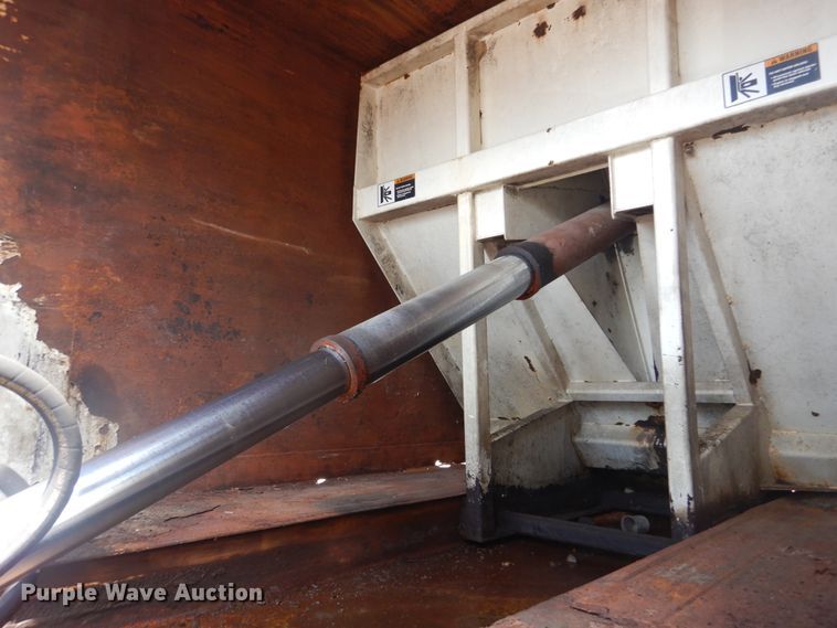 image for item DH5136 1997 Ford LTS8000  refuse truck