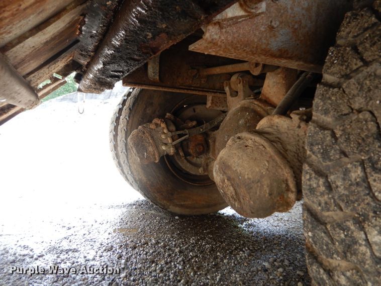 image for item DH5136 1997 Ford LTS8000  refuse truck