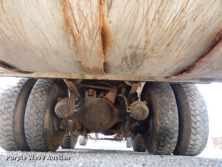 image for item DH5136 1997 Ford LTS8000  refuse truck