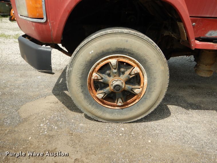 image for item DH5136 1997 Ford LTS8000  refuse truck