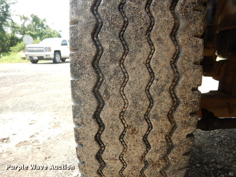 image for item DH5136 1997 Ford LTS8000  refuse truck