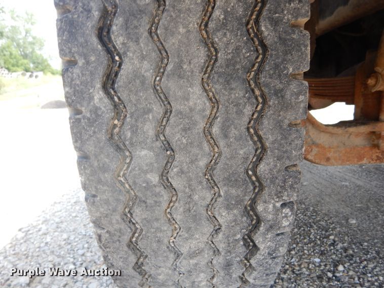 image for item DH5136 1997 Ford LTS8000  refuse truck