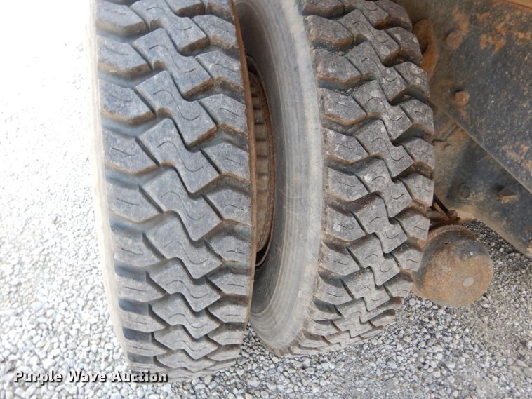 image for item DH5136 1997 Ford LTS8000  refuse truck