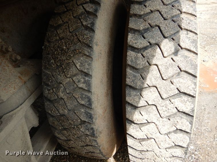 image for item DH5136 1997 Ford LTS8000  refuse truck