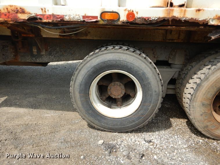 image for item DH5136 1997 Ford LTS8000  refuse truck