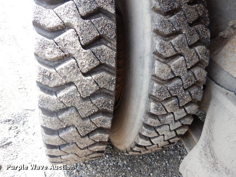 image for item DH5136 1997 Ford LTS8000  refuse truck