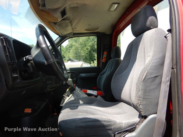 image for item DH5137 2006 Chevrolet C8500  recycling truck