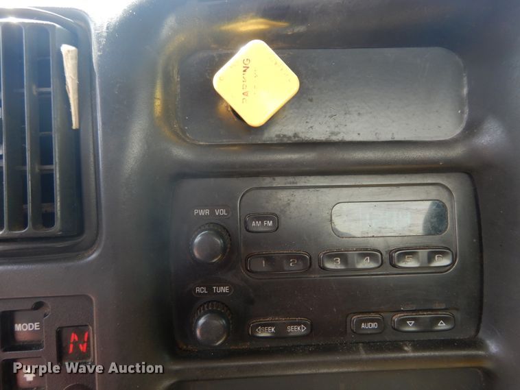 image for item DH5137 2006 Chevrolet C8500  recycling truck