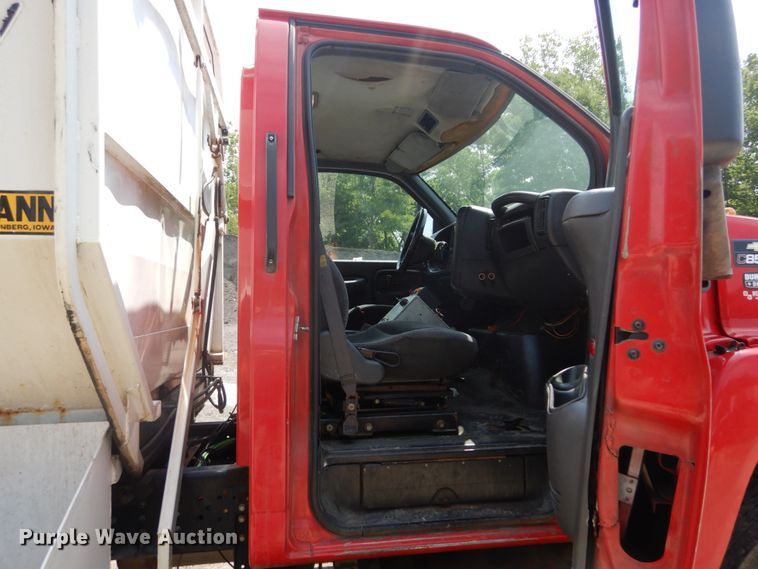 image for item DH5137 2006 Chevrolet C8500  recycling truck