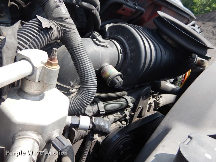 image for item DH5137 2006 Chevrolet C8500  recycling truck