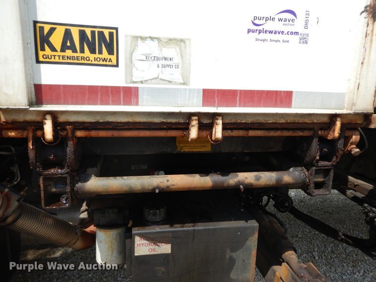 image for item DH5137 2006 Chevrolet C8500  recycling truck