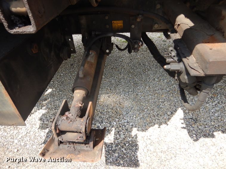 image for item DH5137 2006 Chevrolet C8500  recycling truck