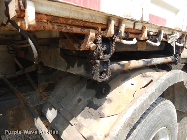 image for item DH5137 2006 Chevrolet C8500  recycling truck