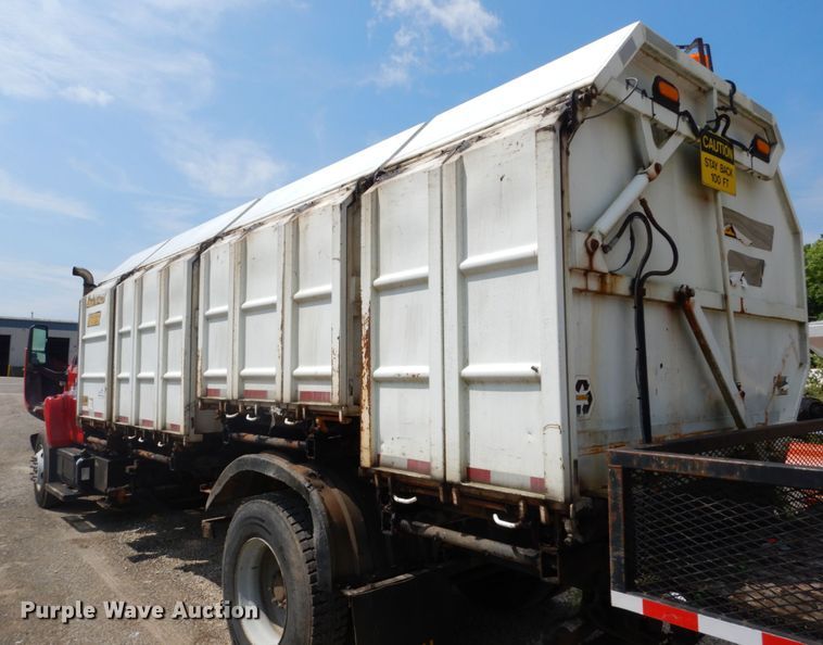 image for item DH5137 2006 Chevrolet C8500  recycling truck