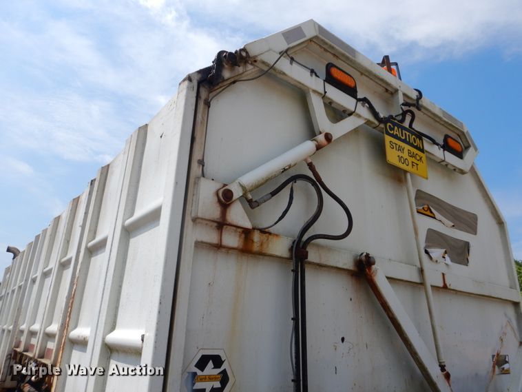 image for item DH5137 2006 Chevrolet C8500  recycling truck