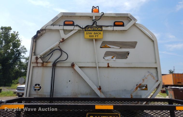 image for item DH5137 2006 Chevrolet C8500  recycling truck