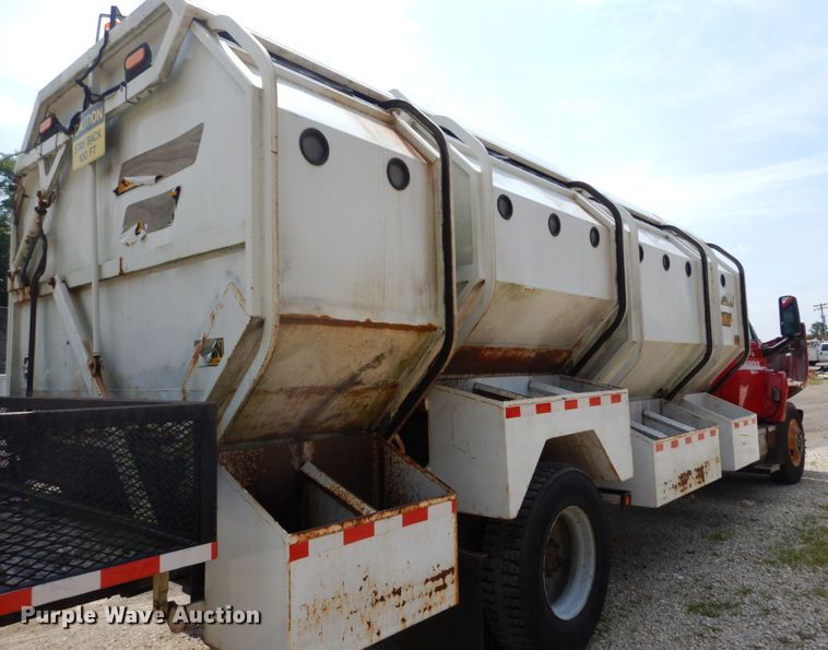 image for item DH5137 2006 Chevrolet C8500  recycling truck