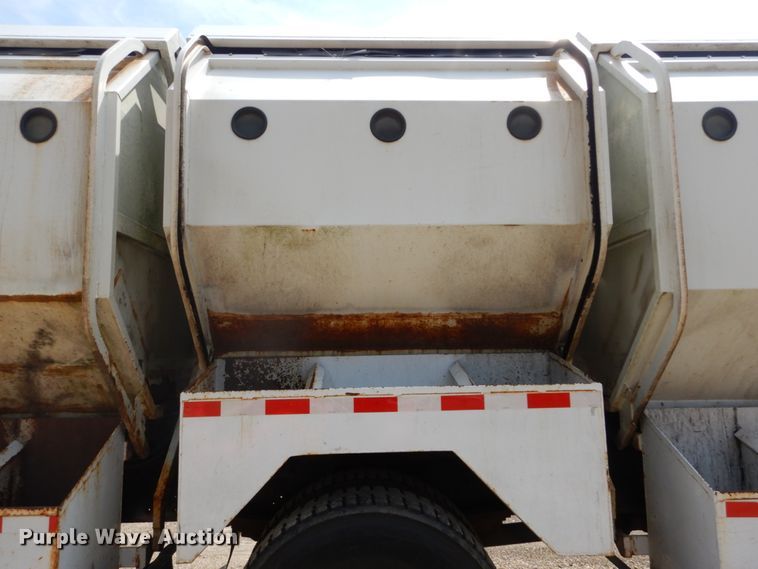 image for item DH5137 2006 Chevrolet C8500  recycling truck