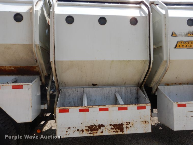 image for item DH5137 2006 Chevrolet C8500  recycling truck