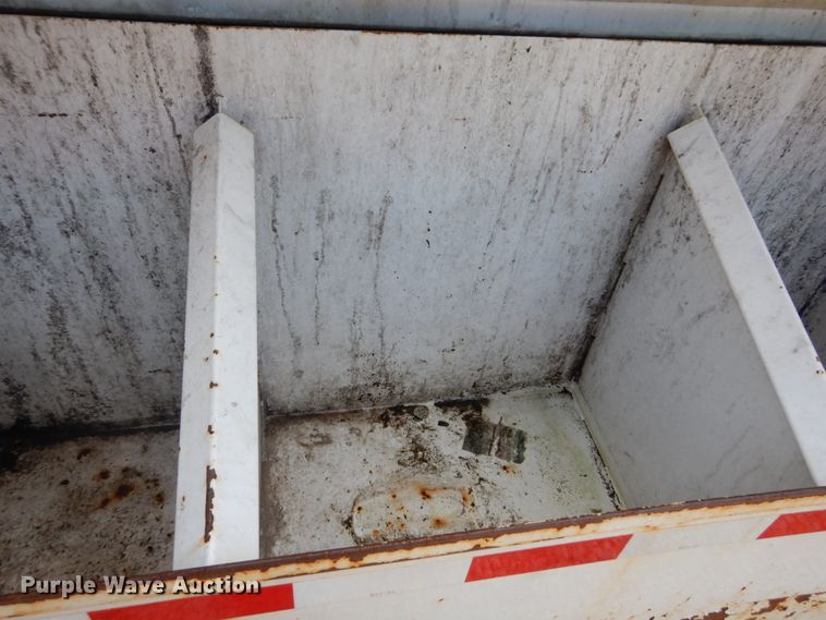 image for item DH5137 2006 Chevrolet C8500  recycling truck