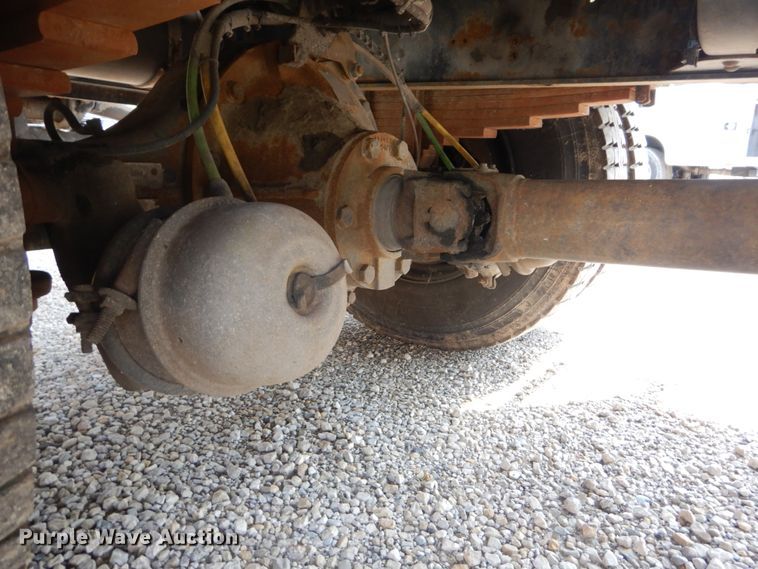 image for item DH5137 2006 Chevrolet C8500  recycling truck