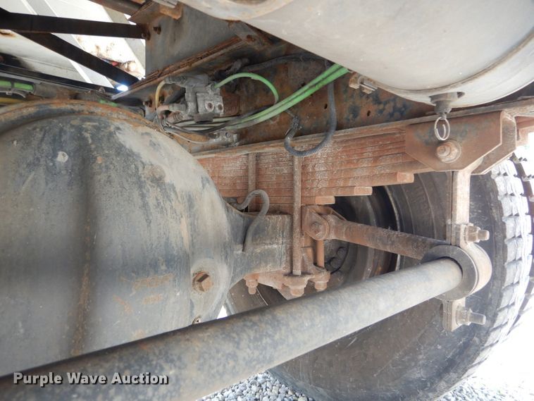 image for item DH5137 2006 Chevrolet C8500  recycling truck