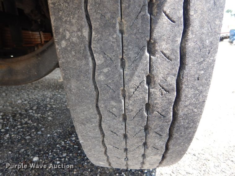 image for item DH5137 2006 Chevrolet C8500  recycling truck