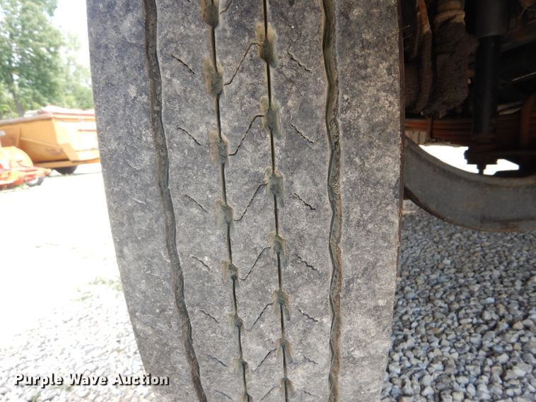 image for item DH5137 2006 Chevrolet C8500  recycling truck