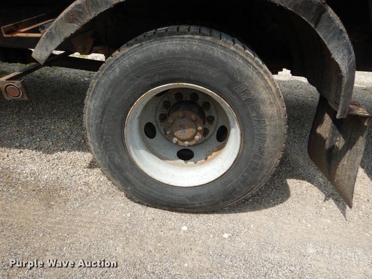 image for item DH5137 2006 Chevrolet C8500  recycling truck